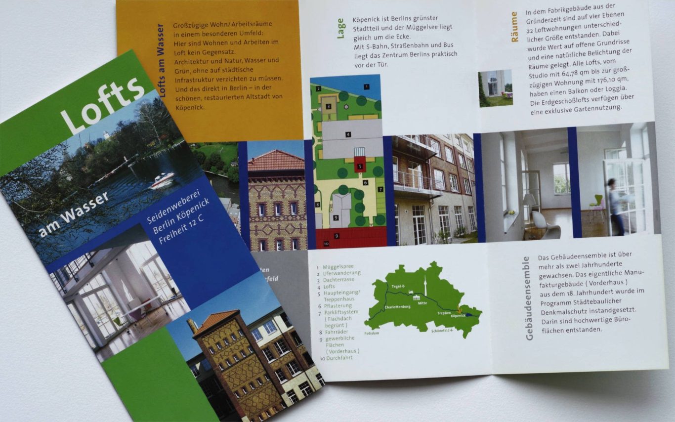 Faltblatt über Lofts mit Bildern und Informationen zum Standort.