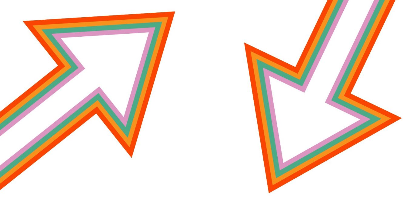Zwei Pfeile mit bunten, schraffierten Rändern, die nach links und rechts zeigen.
